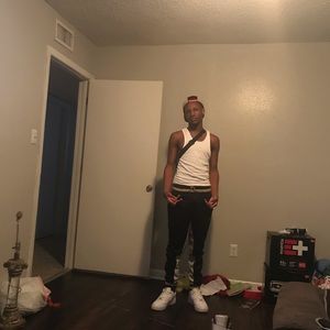 Meet your Posher, Derrick